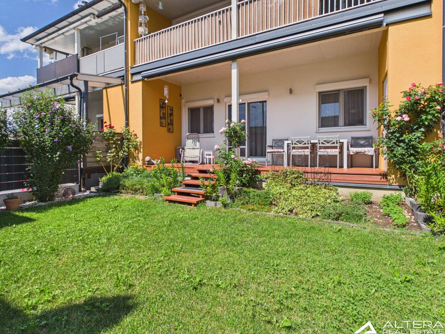 Wohnen im Grünen – Gartenwohnung mit Terrasse und 2 Carports!!