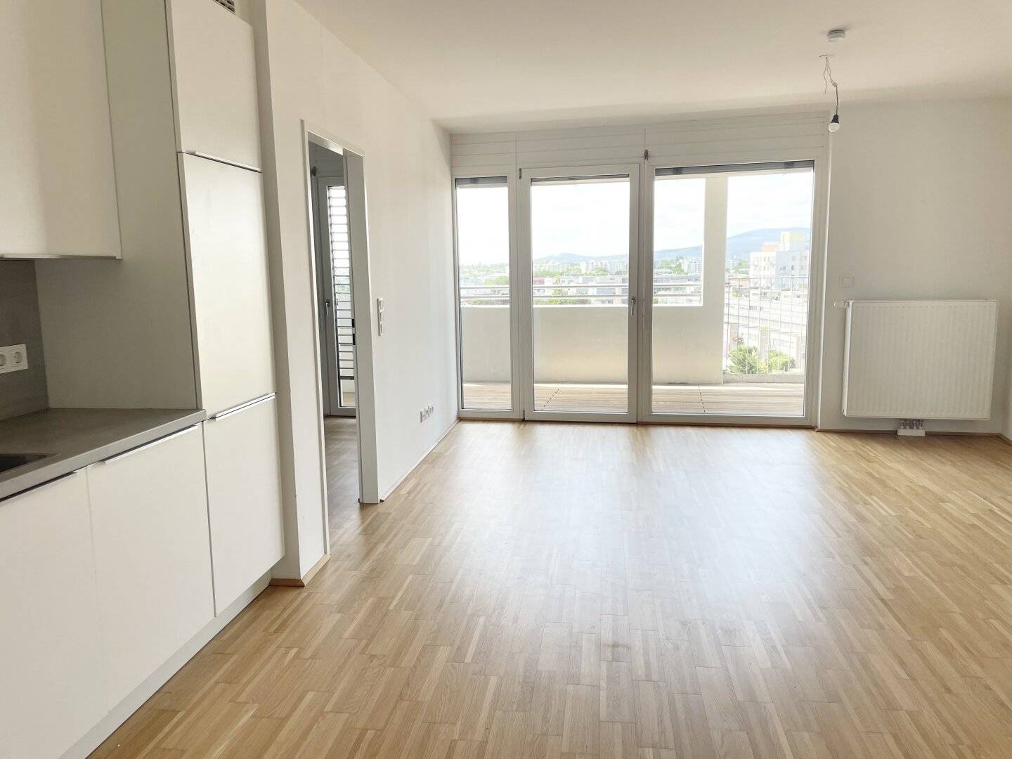 COMMISSION-FREE FROM THE OWNER! BEAUTIFUL 2-ROOM APARTMENT WITH LOGGIA AND GREAT VIEW!
