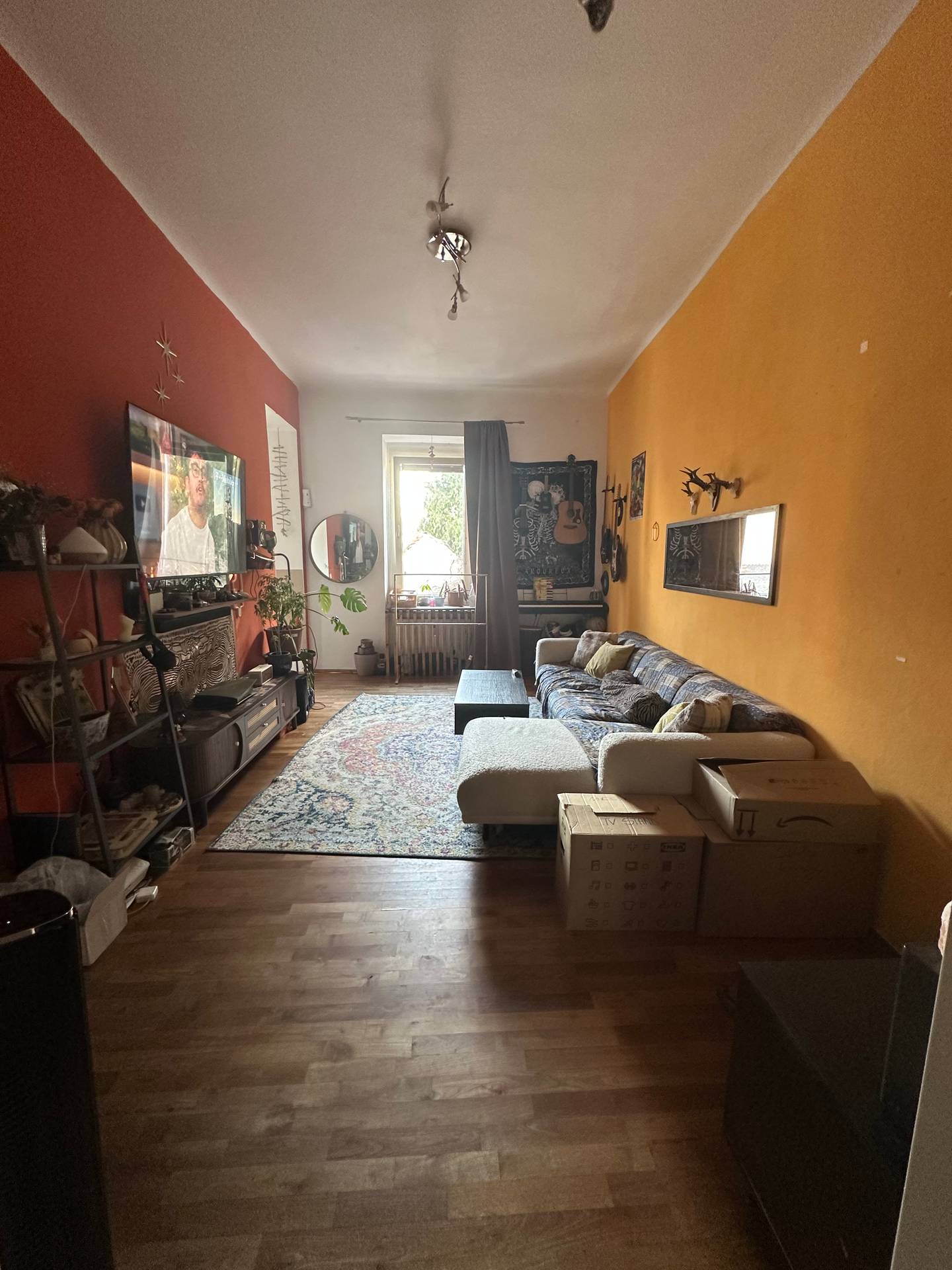 Bright apartment opposite Neue Technik with cellar and underfloor heating