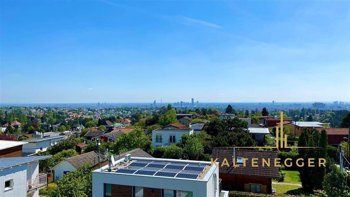 Schafberg - Plot with view of Vienna and building permit