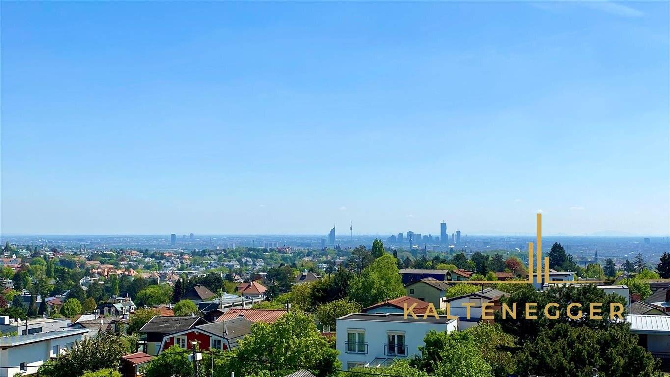 Schafberg - Plot with view of Vienna and building permit