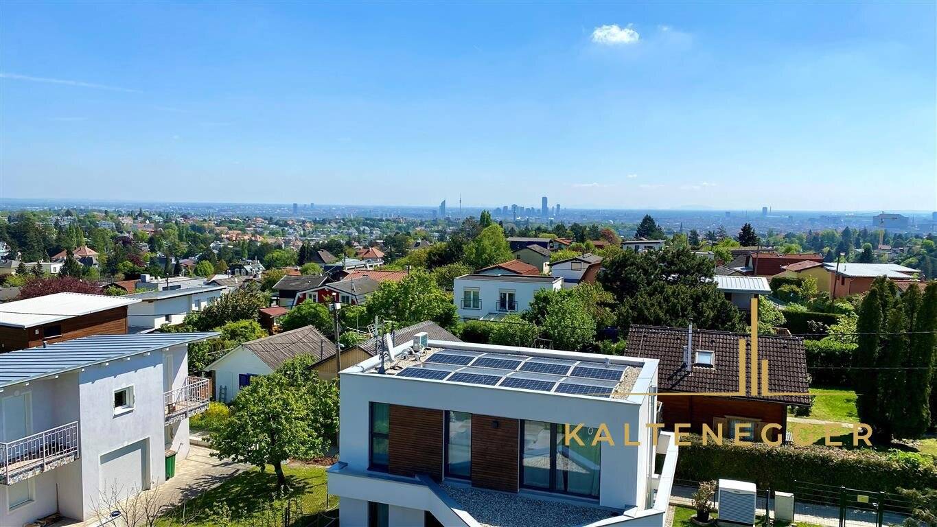 Schafberg - Plot with view of Vienna and building permit