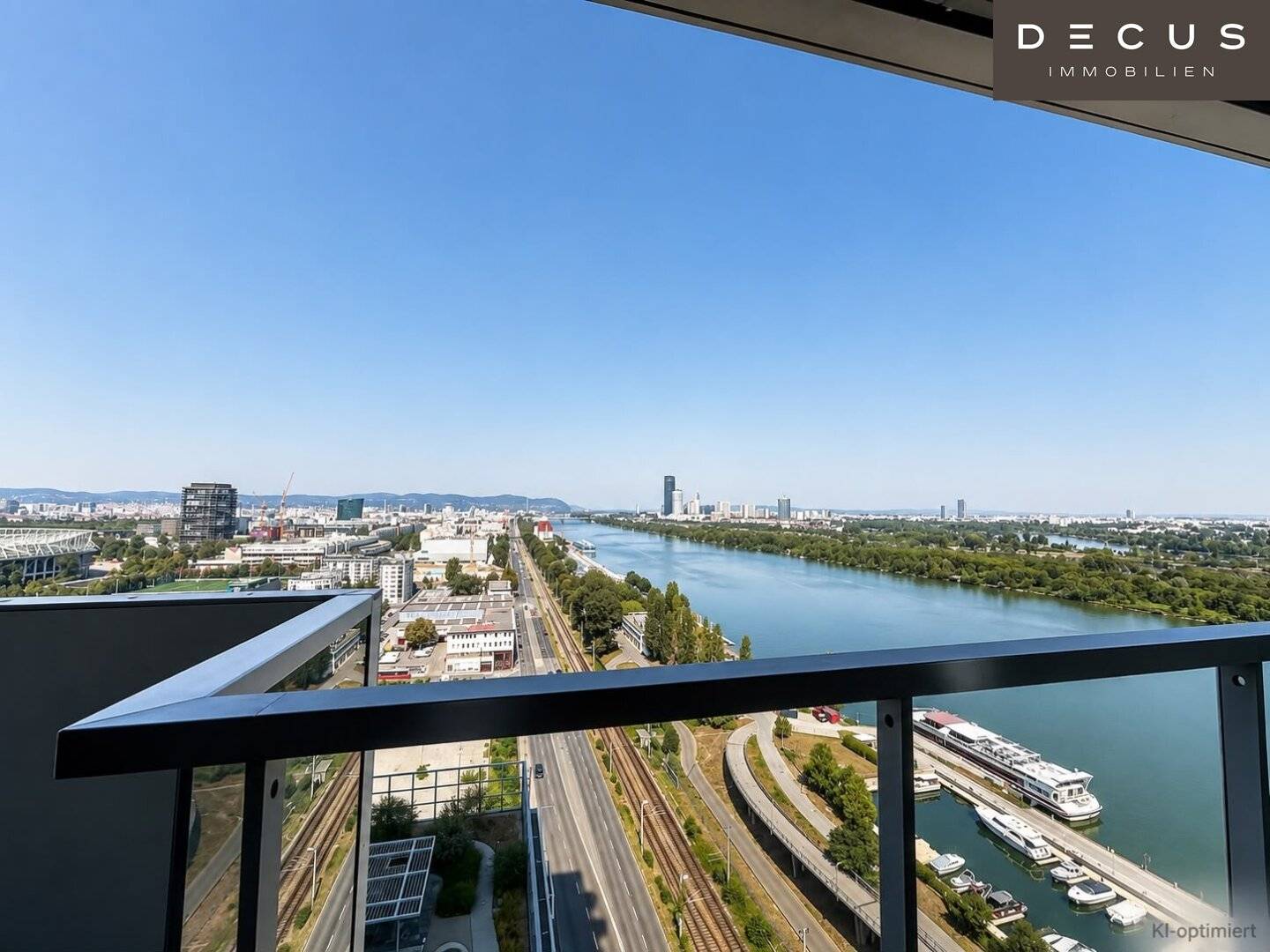 LIVING WITH A WIDE VIEW | EXCLUSIVE 3 ROOMS | WRAPAROUND TERRACE | HIGH-QUALITY DESIGN KITCHEN | RIVER VIEW DANUBE