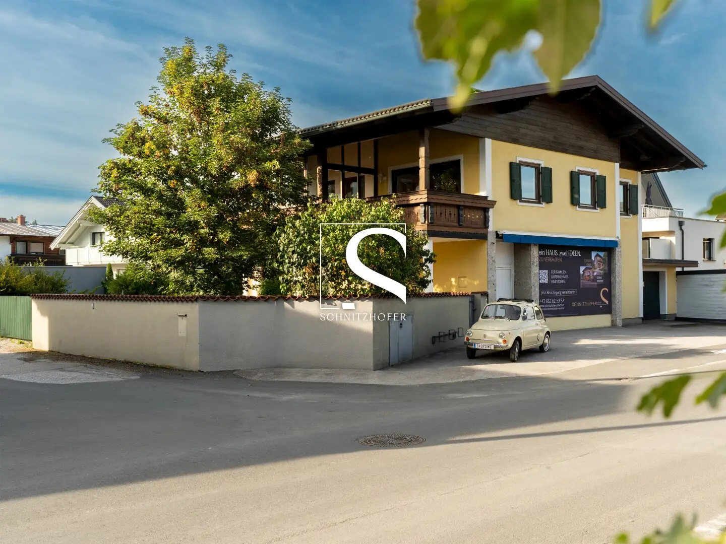 one HOUSE. two IDEAS. | Single family house with retail space in Maxglan | Living and working under one roof