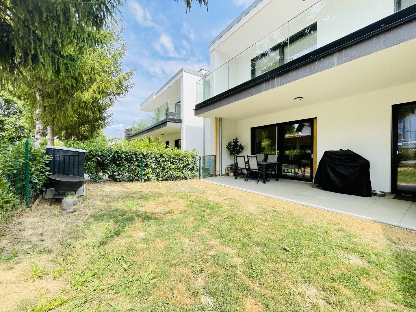 Moderne und stilvolle Gartenwohnung mit Terrasse, Keller &amp; überdachtem Parkplatz!