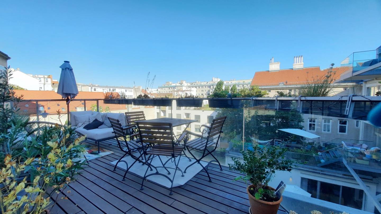 LUXUS IN BESTLAGE MIT GROSSEM BALKON