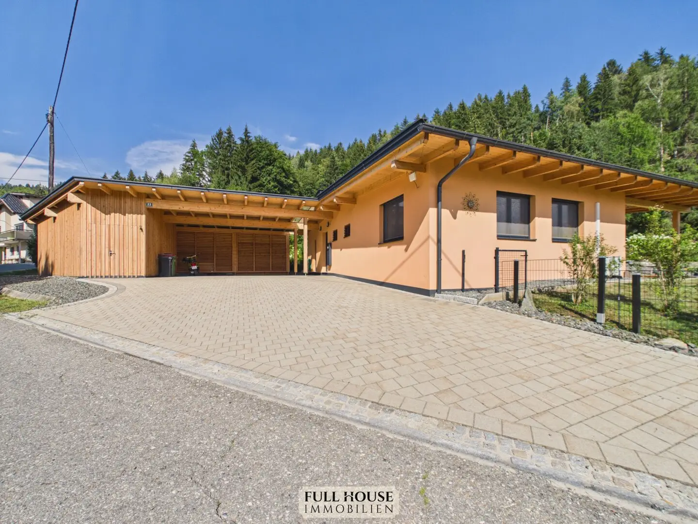 Hochwertiges Wohnen mit Pool nur 19 Autominuten von Steindorf am Ossiacher See