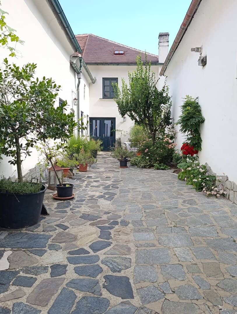 KREMS AN DER DONAU | HISTORISCHES JUWEL MIT GARTEN &amp; WEINKELLER