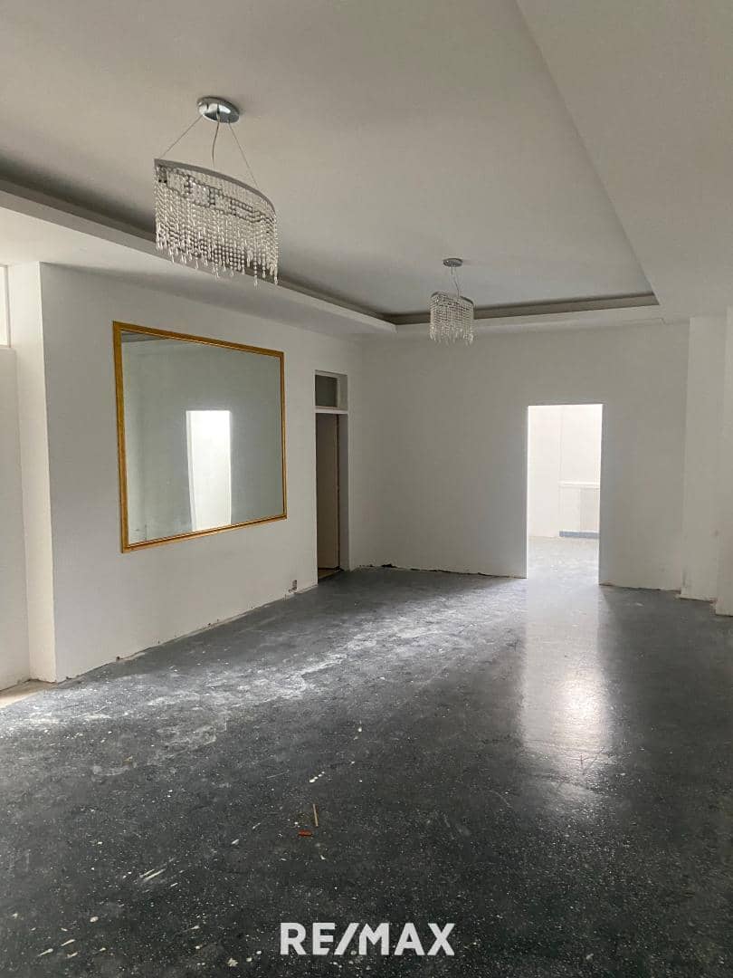 Vielseitig nutzbare Fläche in zentraler Lage Wohnung