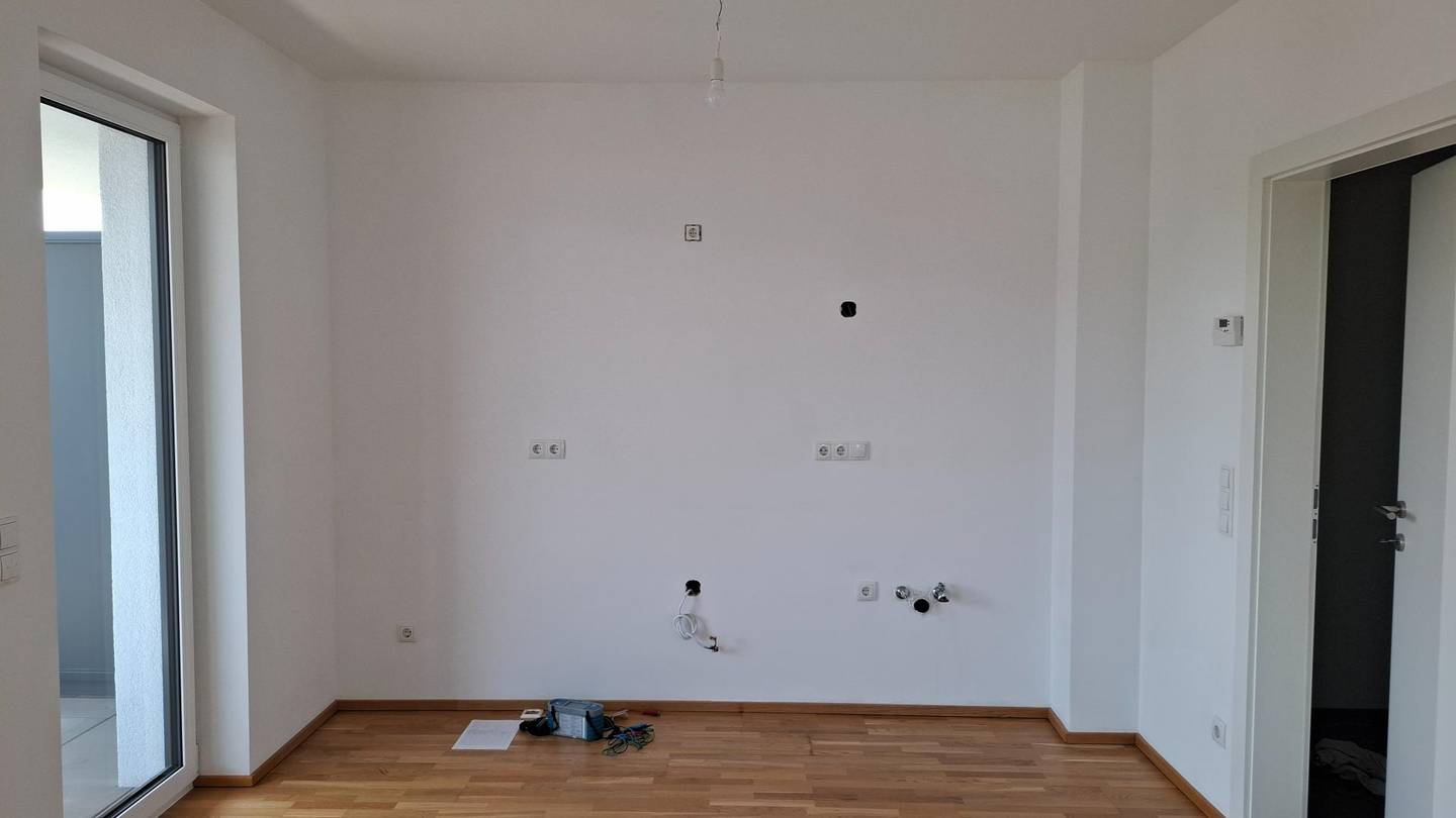 Neuwertige Wohnung mit Loggia und Tiefgaragenstellplatz
