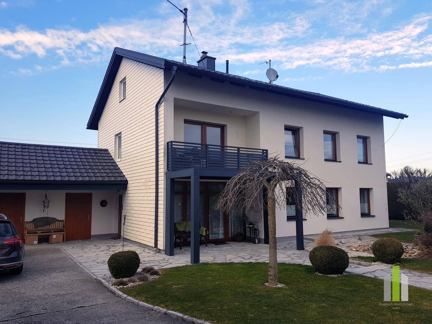 Bright attic apartment in peaceful garden setting