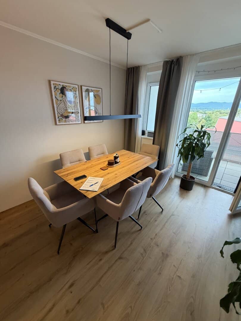 Commission-free and available immediately: 3 room apartment with distant view directly at the city boundary Vienna - Top 3/33