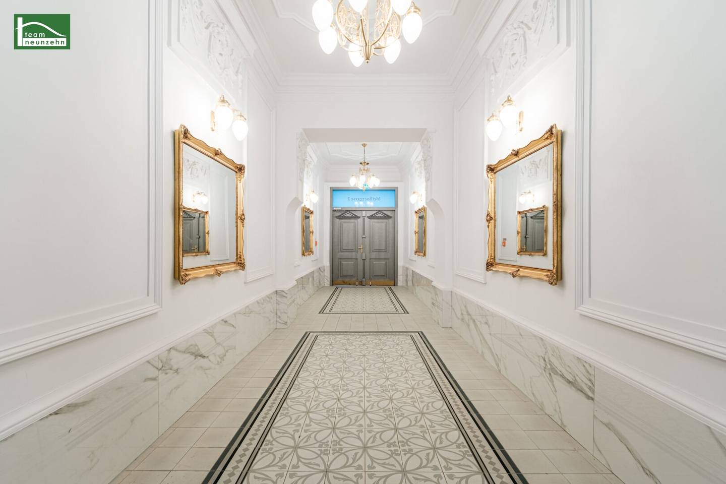 High-quality and Charming Period Building with Good Connection to the Center. Top Amenities.