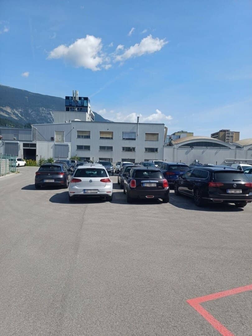 Schwaz: Trade, commercial and business premises including 104 parking spaces available for long-term lease