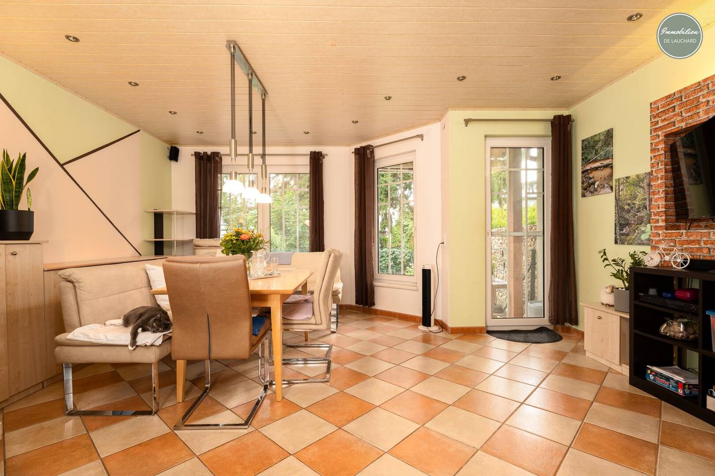 Flamingo Homebase - Life Balance in the 4-room house with view of greenery and garage