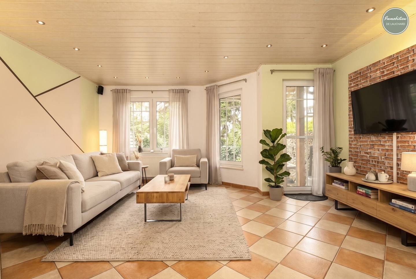 Flamingo Homebase - Life Balance in the 4-room house with view of greenery and garage