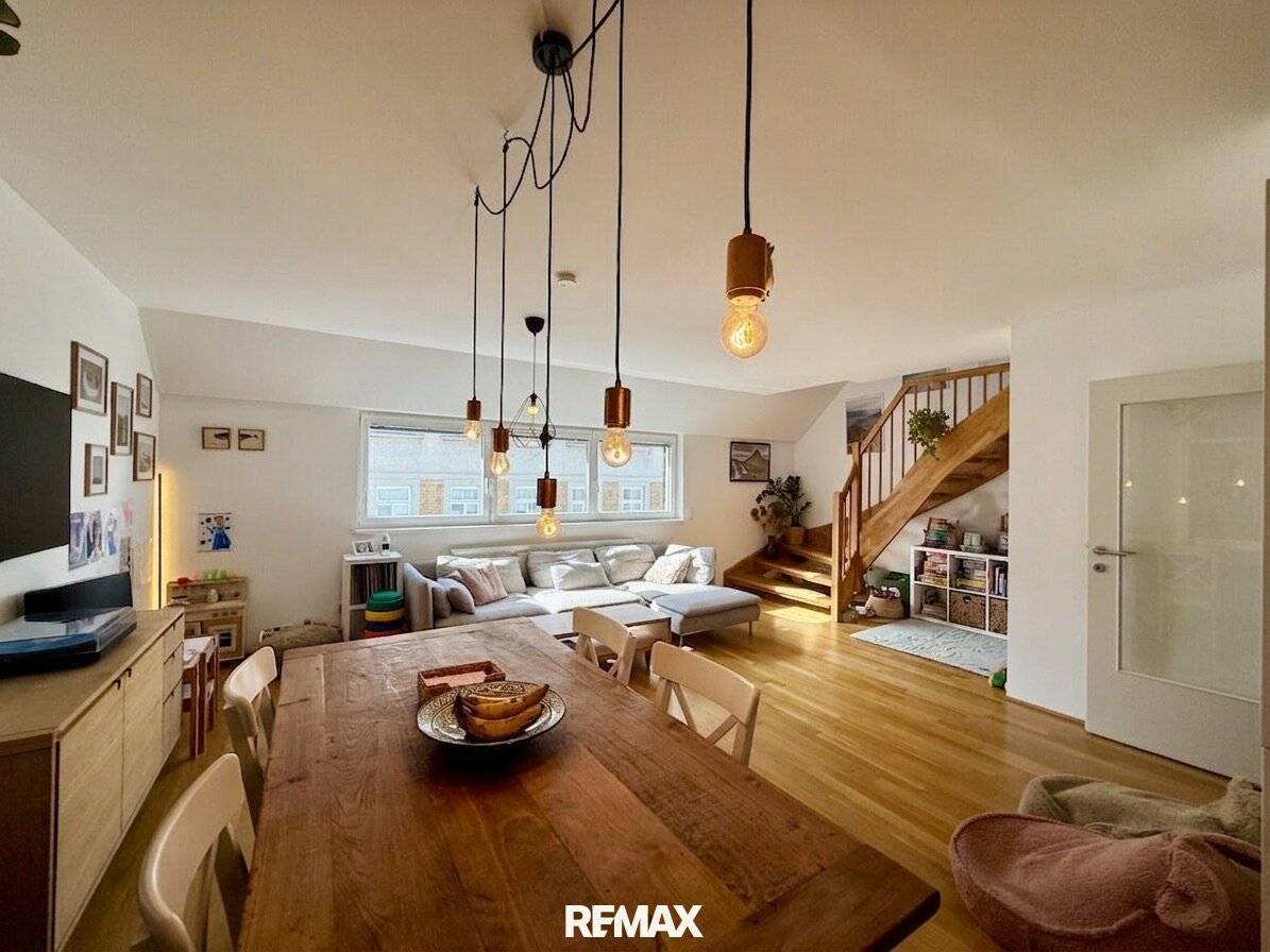 MODERN LIVING ABOVE THE ROOFS OF THE 18th DISTRICT! – Attic maisonette with roof terrace + underground parking space