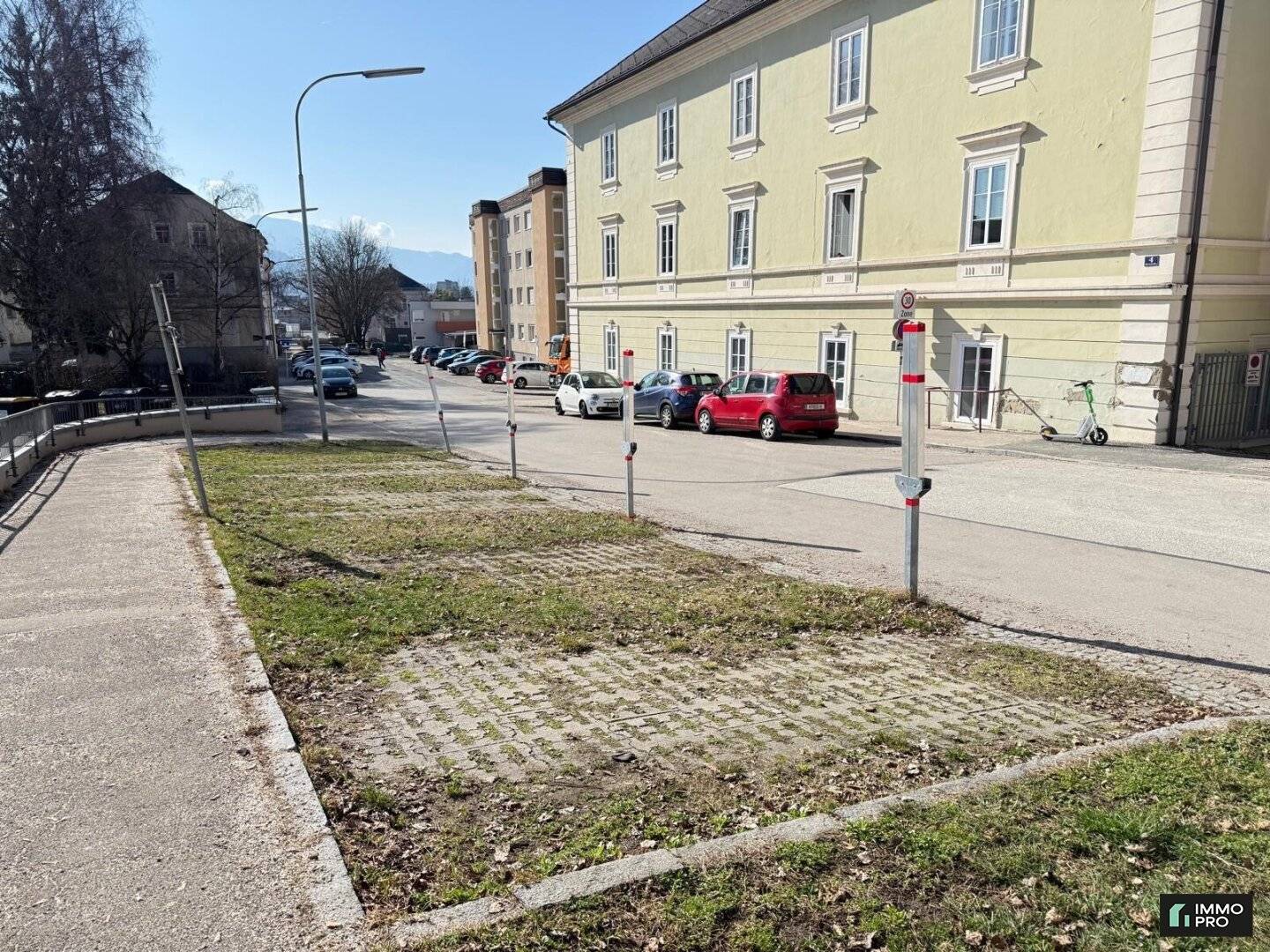 Parking spaces for rent in Villacher Straße 95
