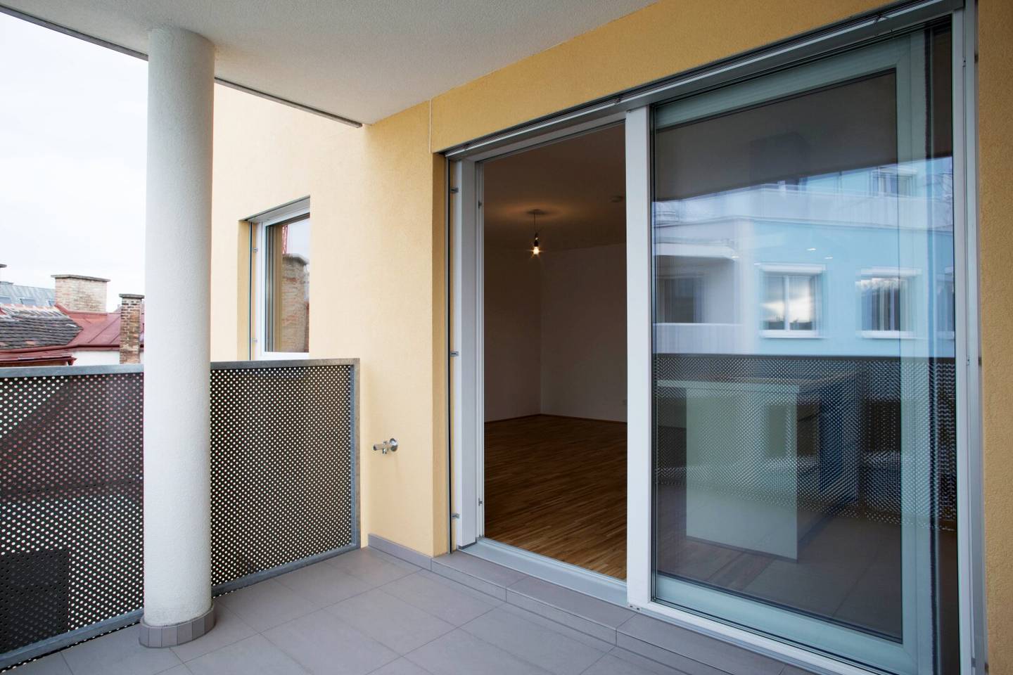 Sonnendurchflutete 2-Zimmer-Wohnung mit Balkon!