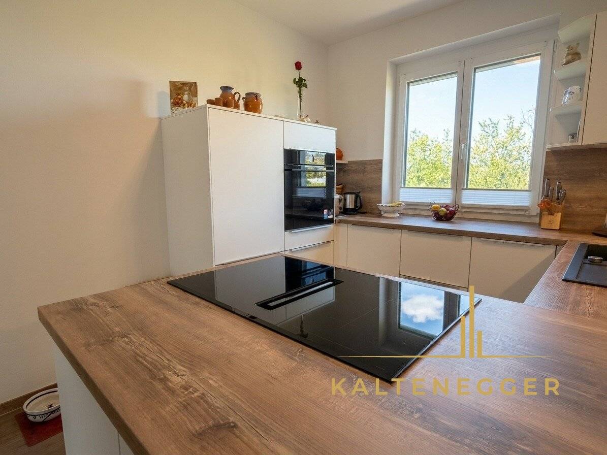 Comprehensively modernized bungalow on over 1,000 m² plot in absolute quiet location