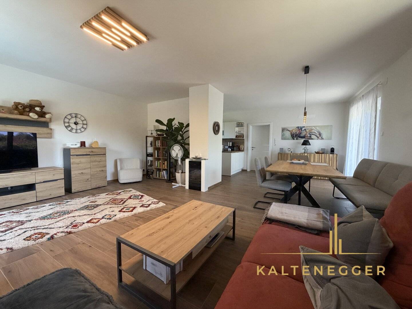 Comprehensively modernized bungalow on over 1,000 m² plot in absolute quiet location