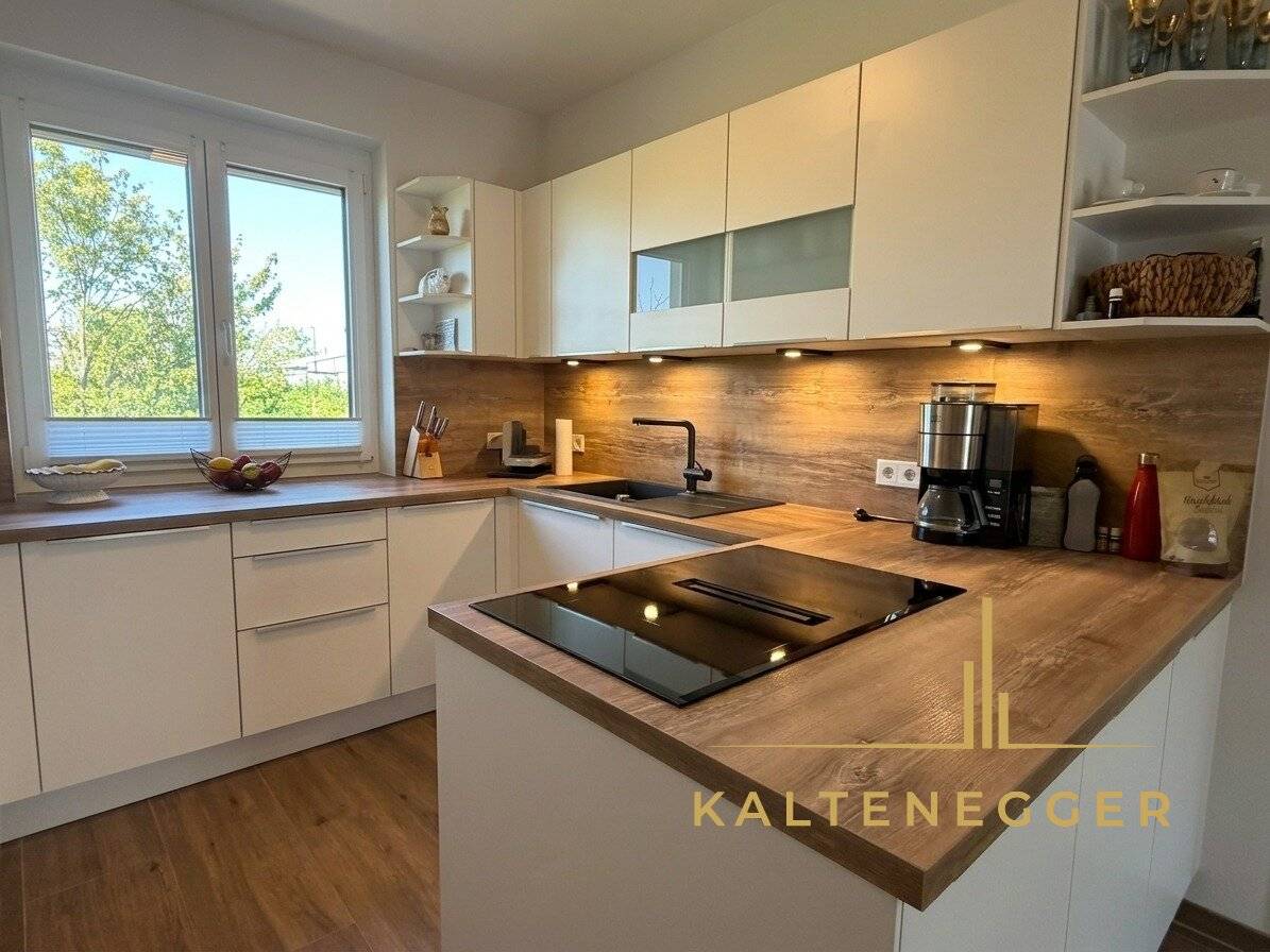 Comprehensively modernized bungalow on over 1,000 m² plot in absolute quiet location