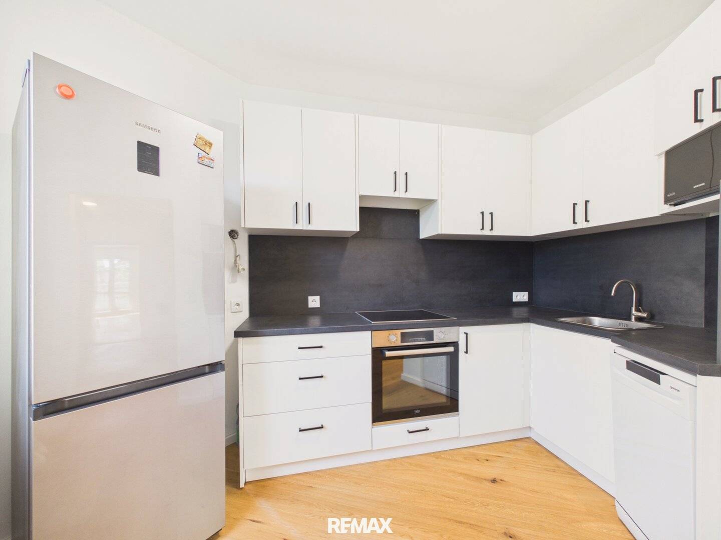 URBAN LIVING IN BRUCK | 65 m², 2 ROOMS &amp; UNDERGROUND GARAGE SPACE