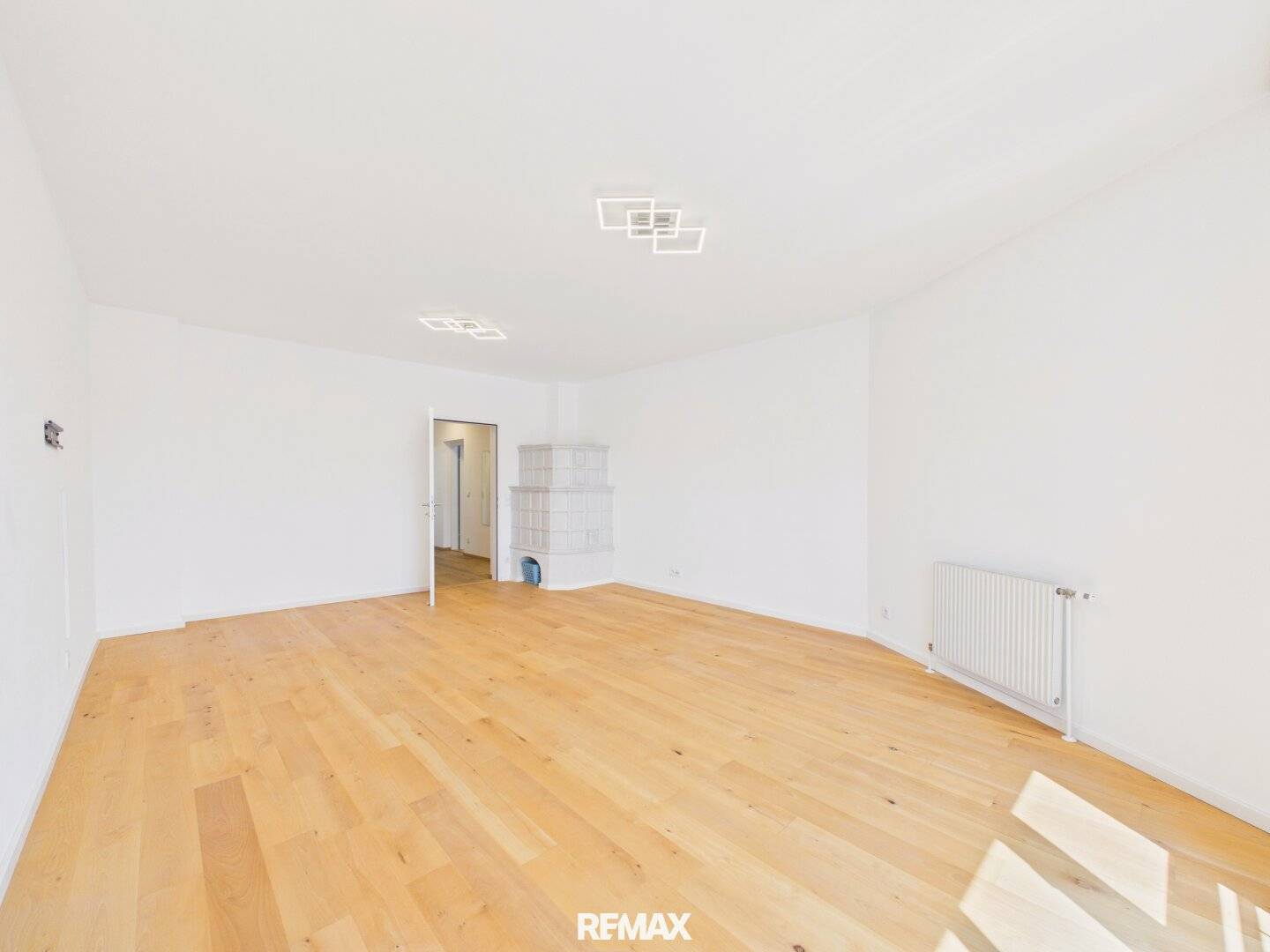 URBAN LIVING IN BRUCK | 65 m², 2 ROOMS &amp; UNDERGROUND GARAGE SPACE