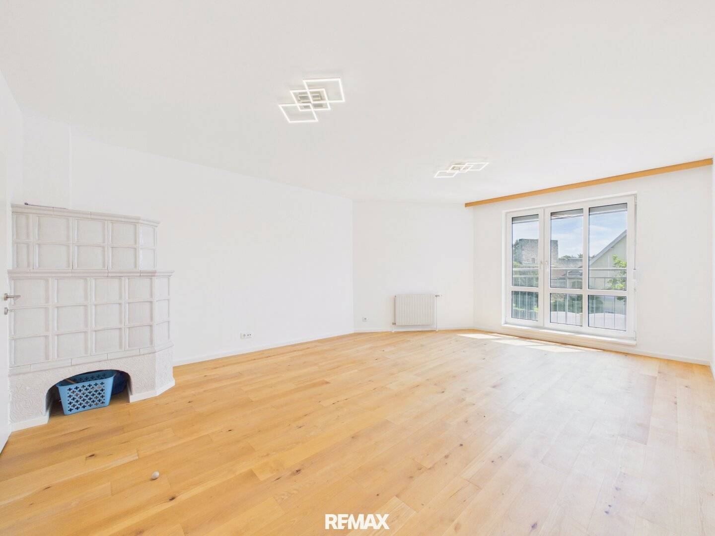 URBAN LIVING IN BRUCK | 65 m², 2 ROOMS &amp; UNDERGROUND GARAGE SPACE