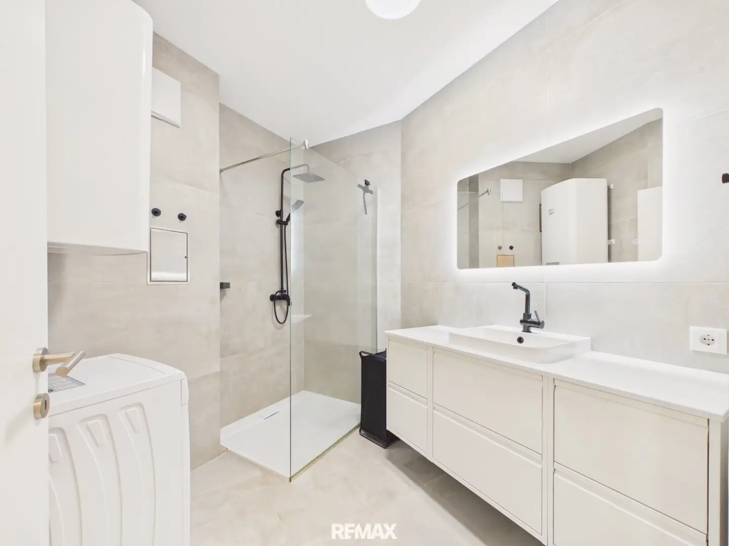 STADTNAH WOHNEN IN BRUCK | 65 M², 2 ZIMMER & TIEFGARAGENPLATZ