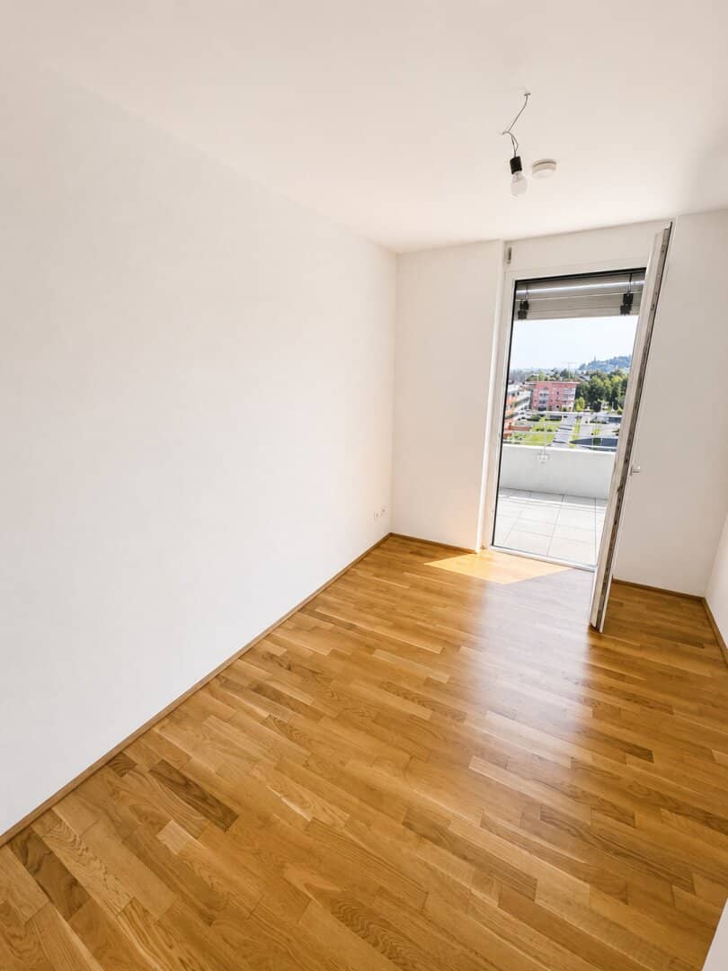 Traumwohnung im 6.Obergeschoss mit unglaublichem Weitblick über Graz, herrlicher Terrasse und Tiefgaragenparkplatz