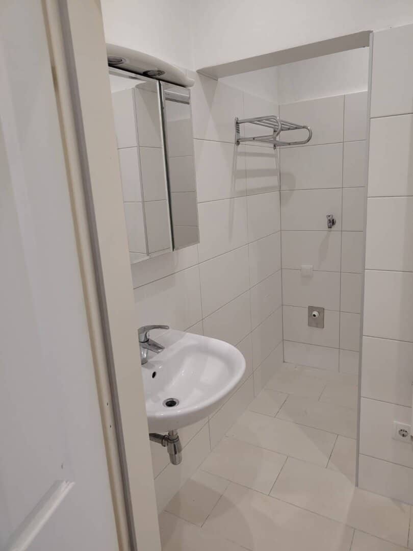 Charming 2-room apartment in 1120 Vienna – 42m², well maintained, with fitted kitchen