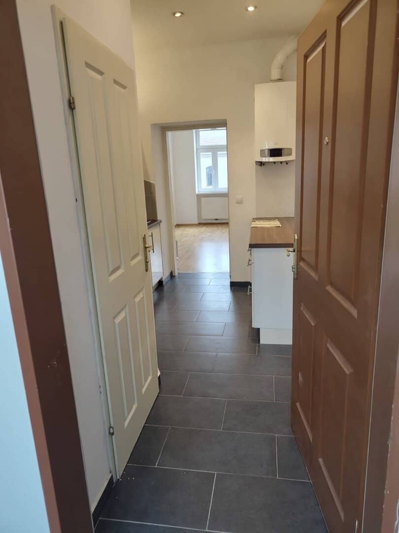 Charming 2-room apartment in 1120 Vienna – 42m², well maintained, with fitted kitchen