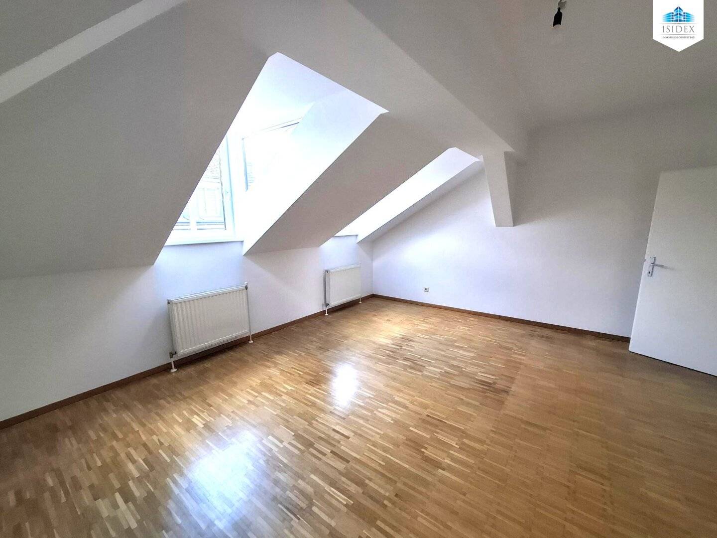 Attic apartment in great location