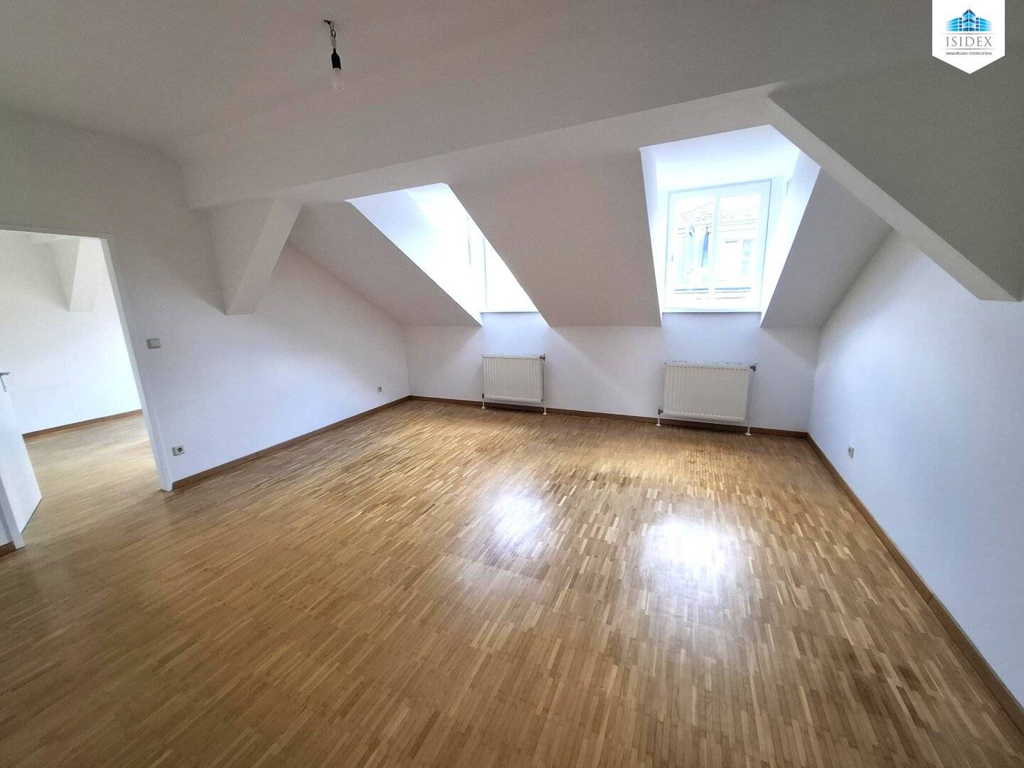 Attic apartment in great location