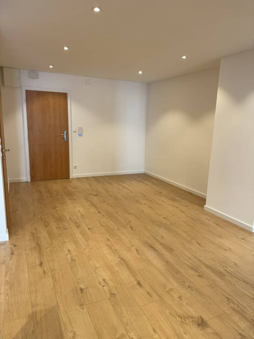 Bright flatshare room, also available as entire 3-person flatshare