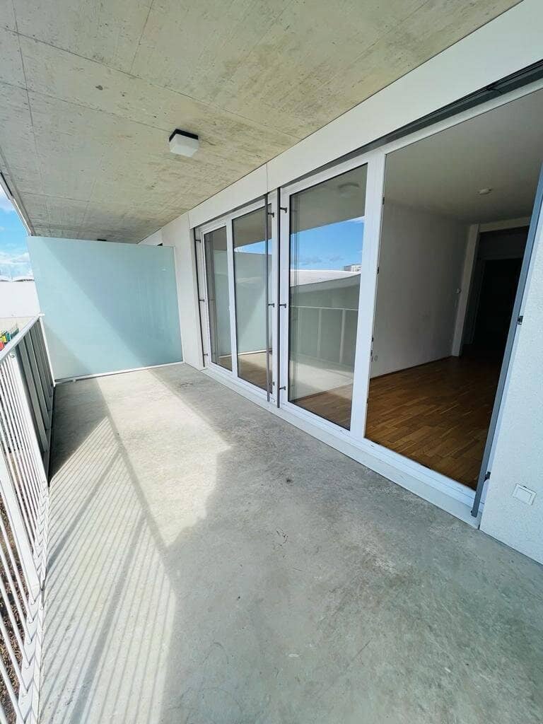 PROVISIONSFREIE 2 Zimmer-Balkonwohnung mit separater Küche nähe Stadion mit großer Terrasse und Parkplatz