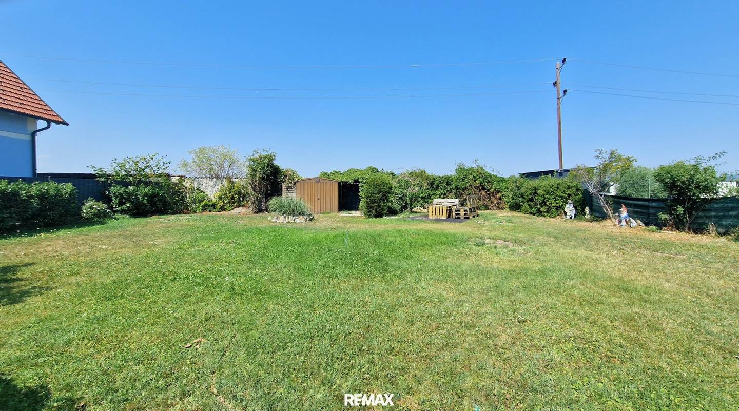 Beautiful bungalow in a quiet location First occupancy after comprehensive renovation
