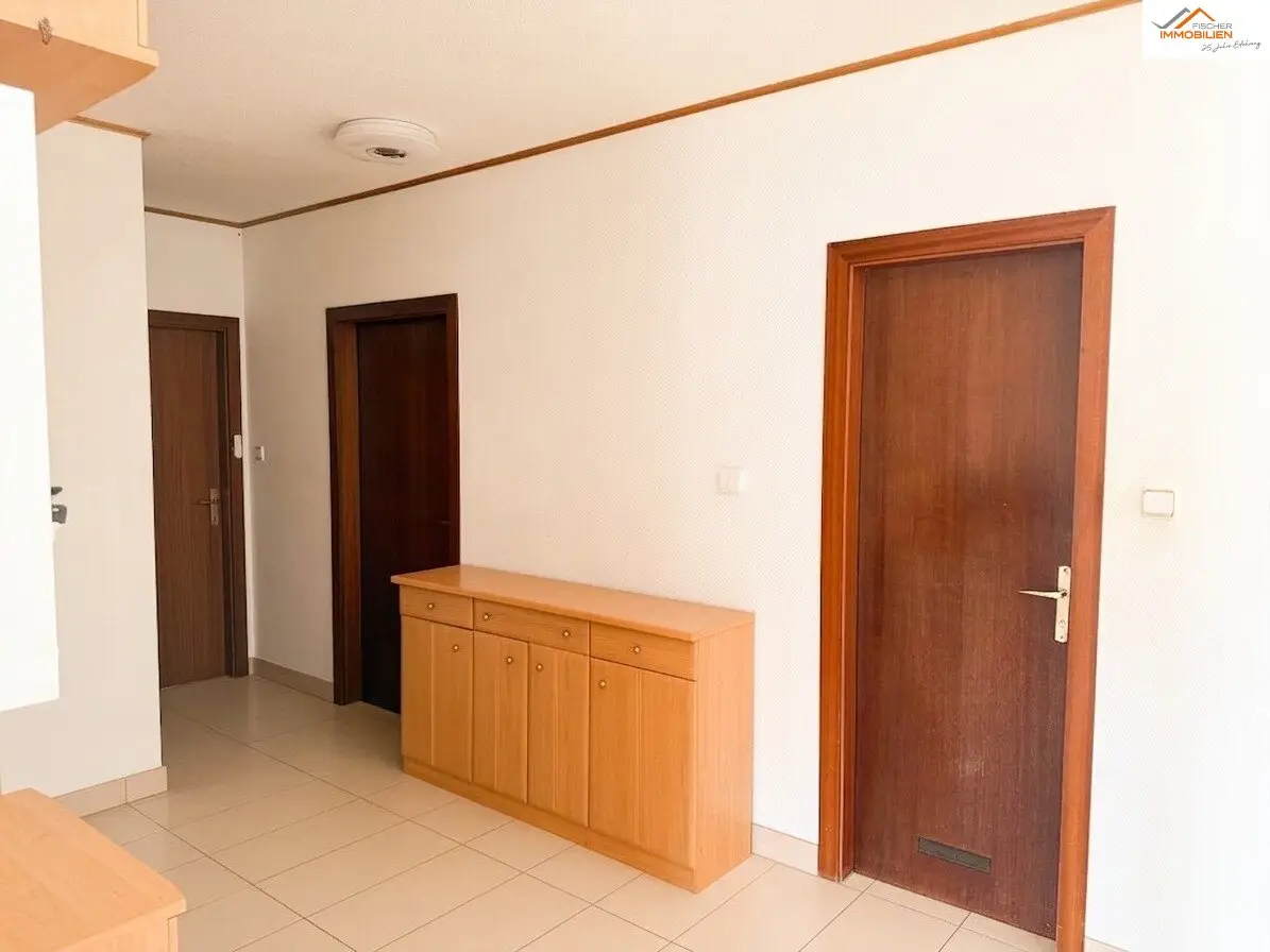 Large and spacious 4 room rental apartment