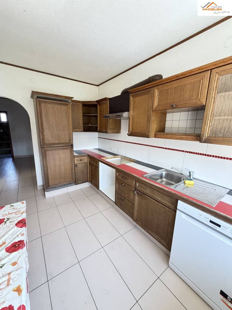 Large and spacious 4 room rental apartment