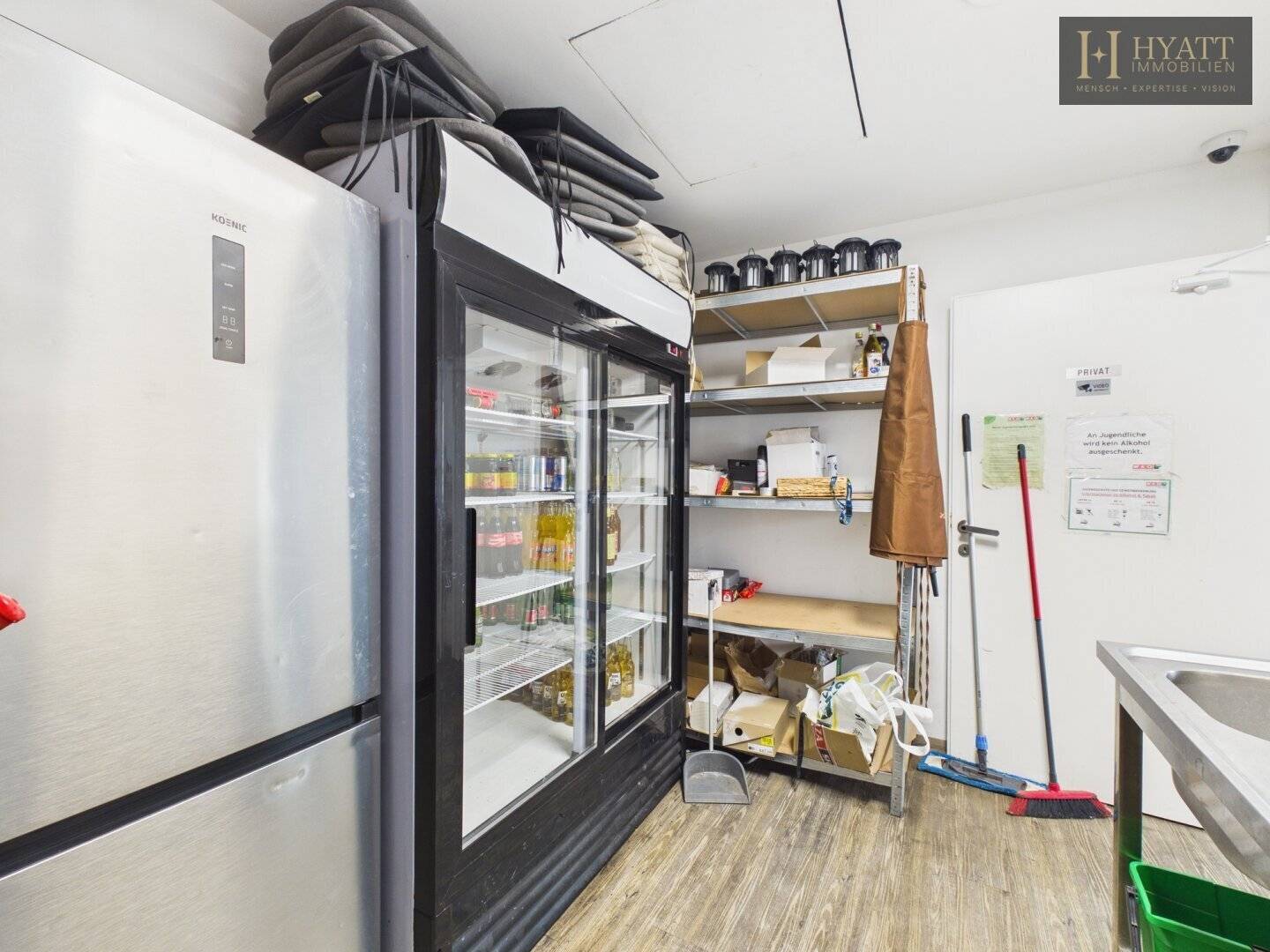 Attraktives Geschäftslokal mit großer Schaufensterfront in 1100 Wien