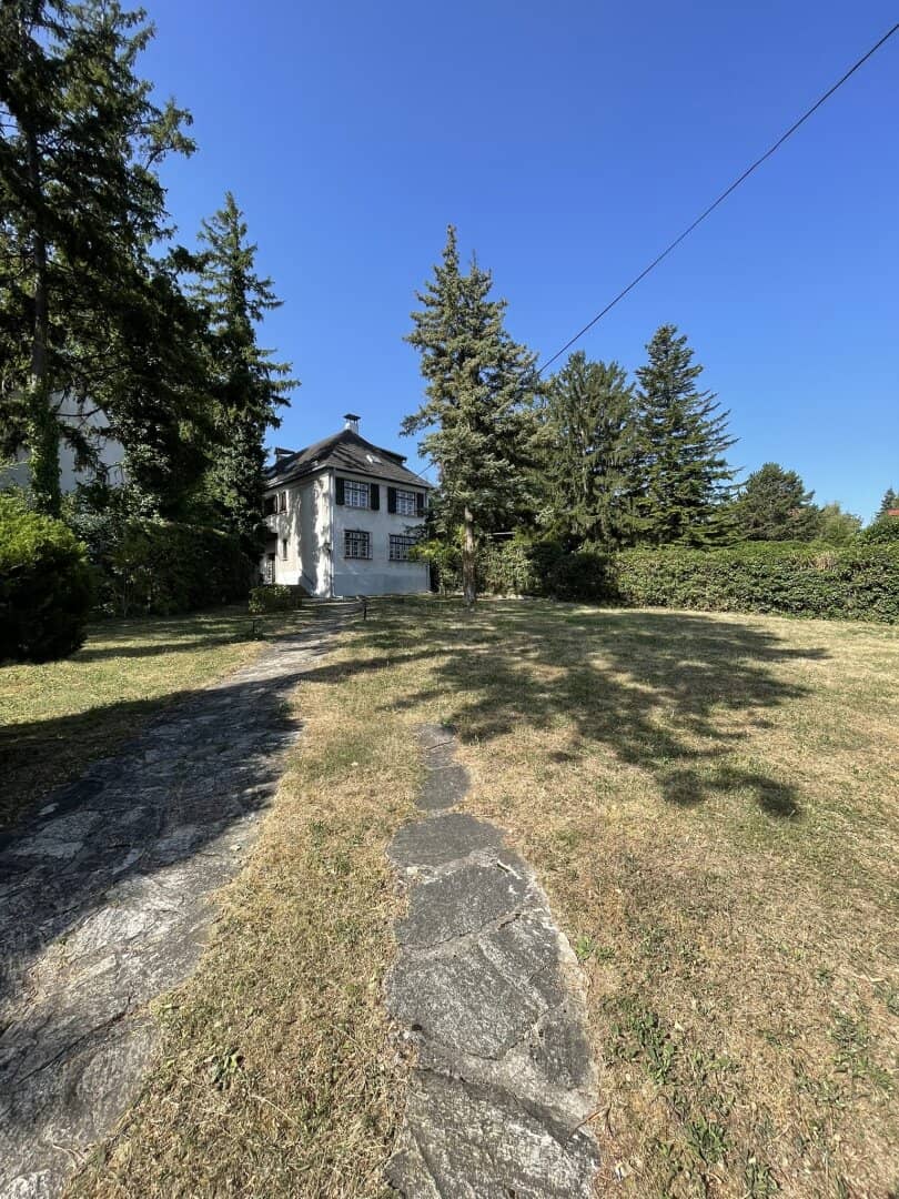 Villa auf großem Garten