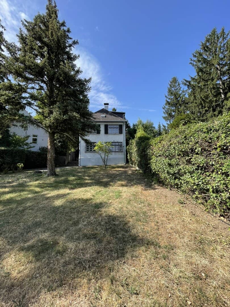 Villa auf großem Garten