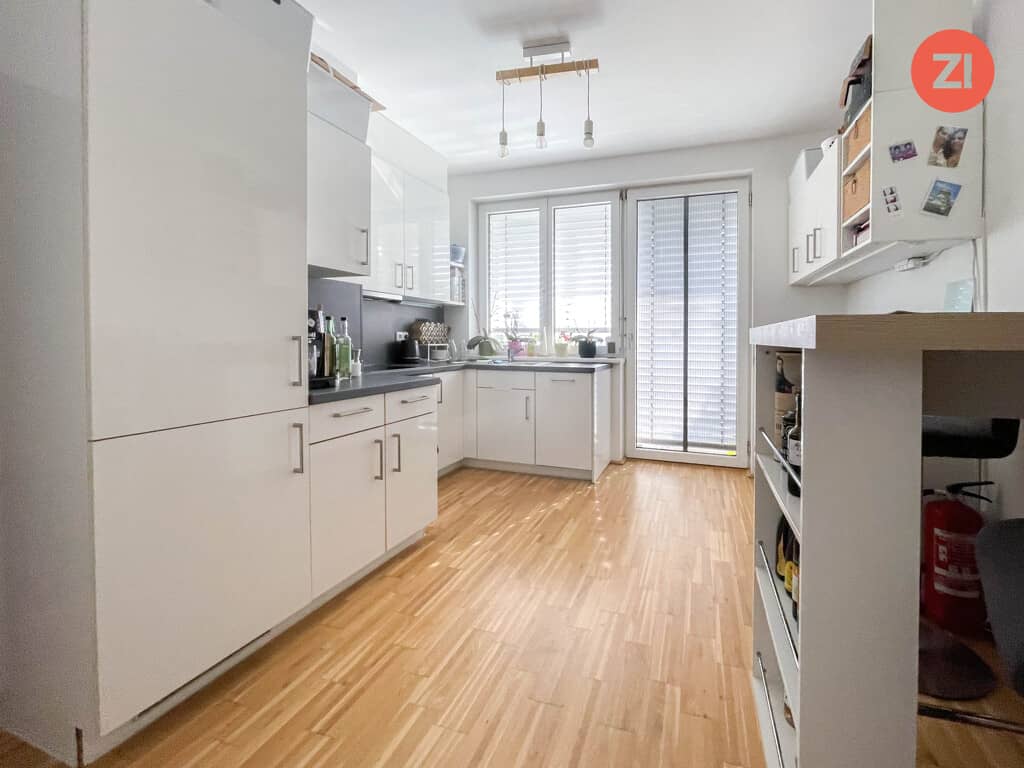 Modernisierte Wohnung mit Balkon und Aufzug