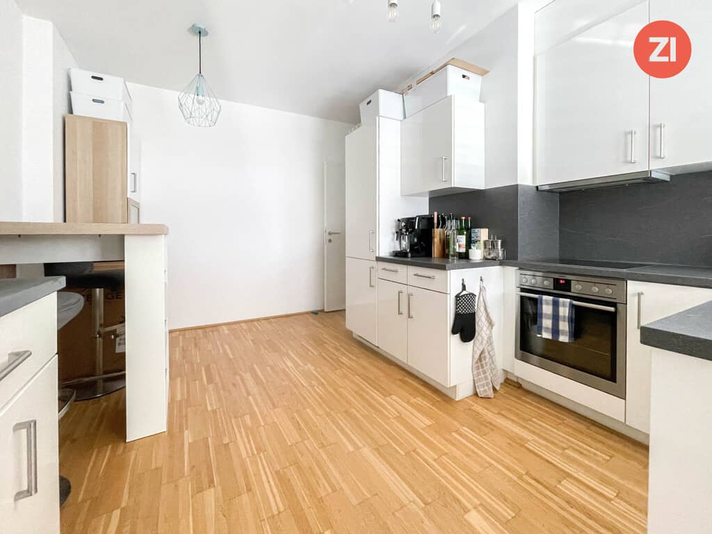 Modernisierte Wohnung mit Balkon und Aufzug