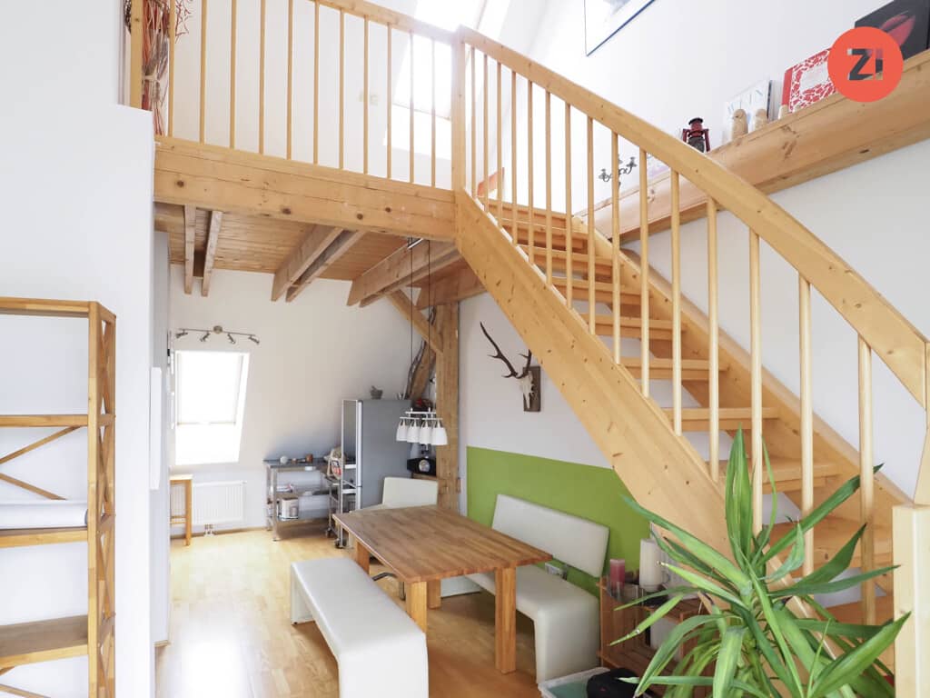 Bright Dachgeschosswohnung in Urfahr with terrace and excellent transport links