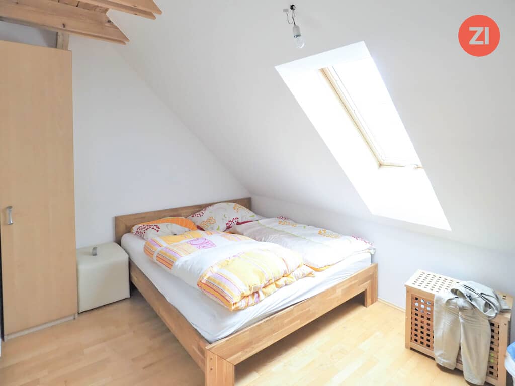 Bright Dachgeschosswohnung in Urfahr with terrace and excellent transport links