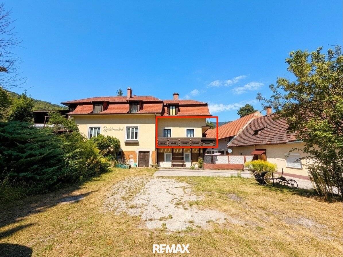 Charming 3-room apartment in Küb, 86.5m², with fireplace &amp; bathtub - ideal for peace seekers