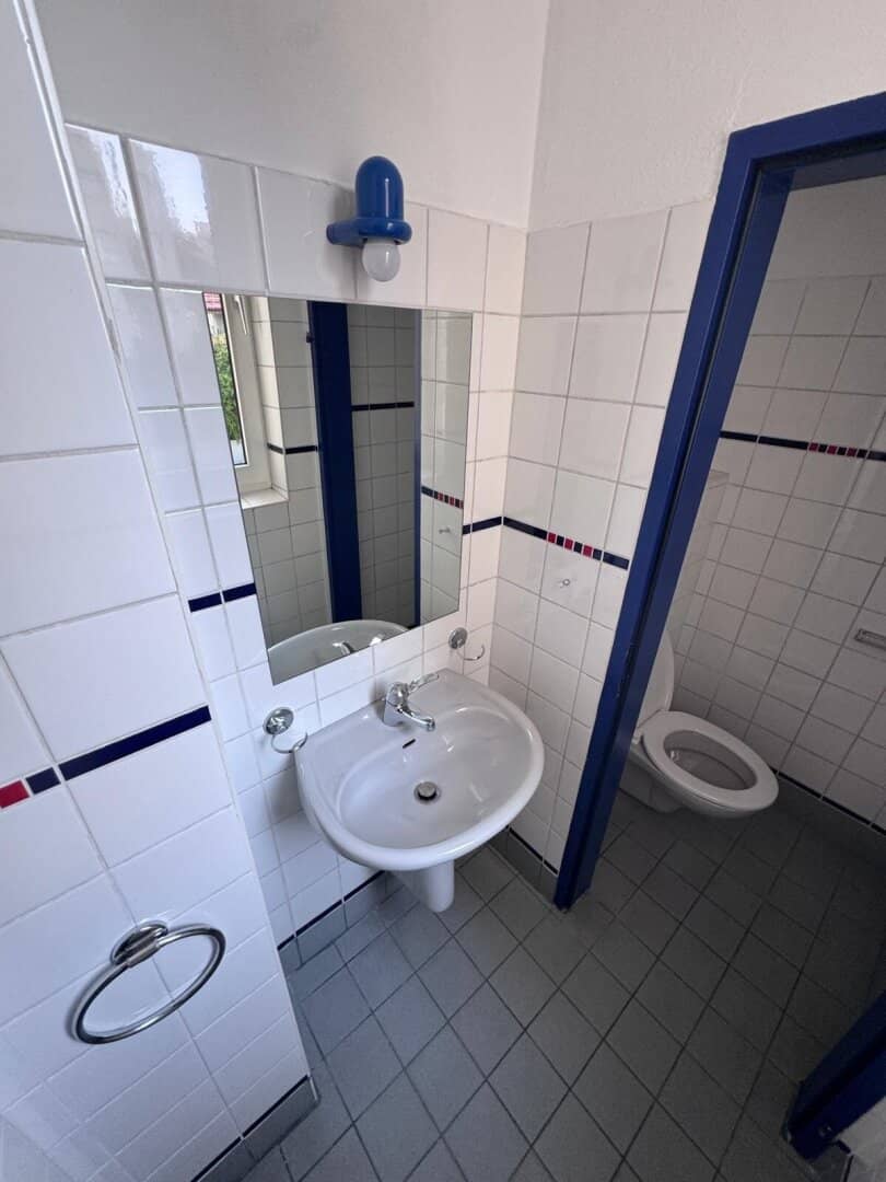 Open-ended - Modern office/ studio / cosmetics in quiet courtyard location (U-Bahn Niederhofstrasse)