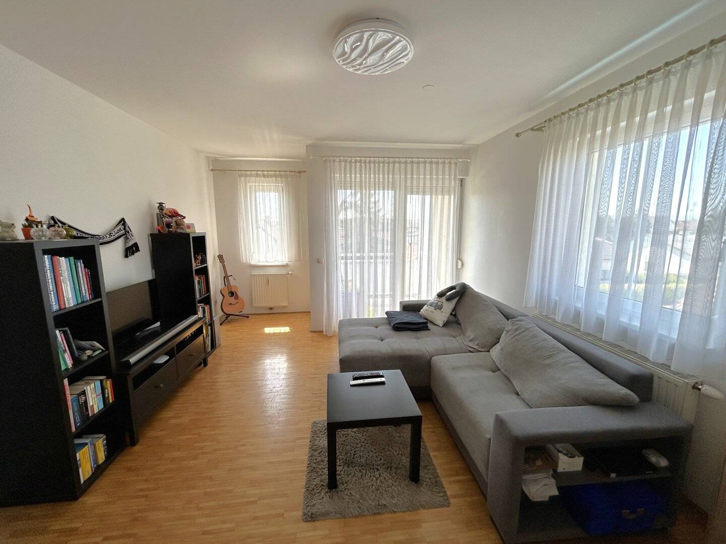 Very nice condominium with loggia and underground garage in Traun